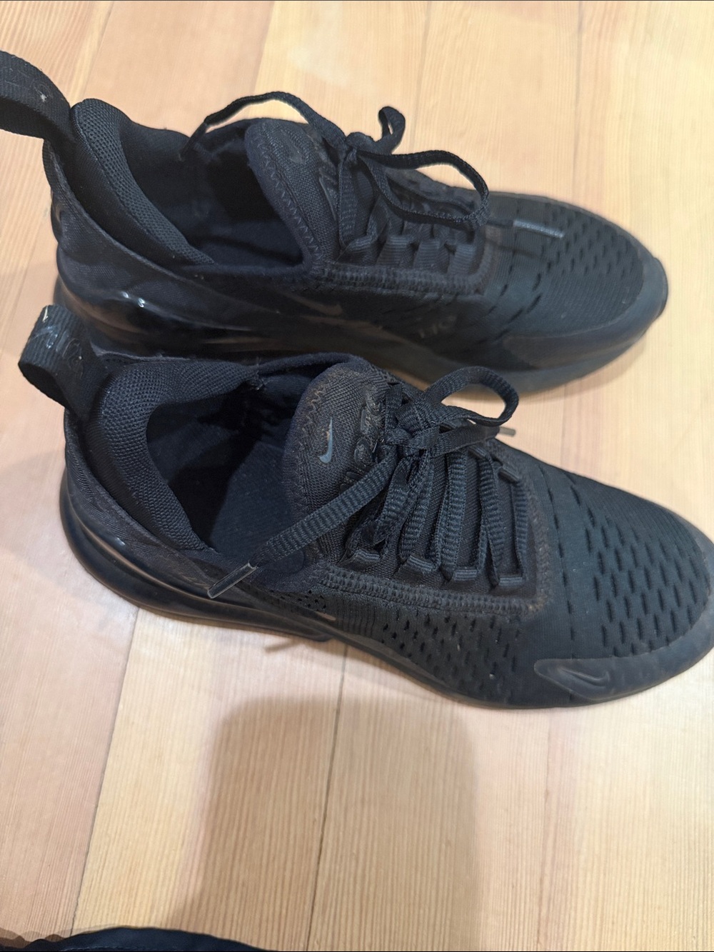 Nike Men’s Black Low-Top Athletic Sneakers